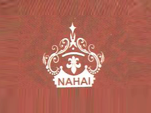 �����м{������