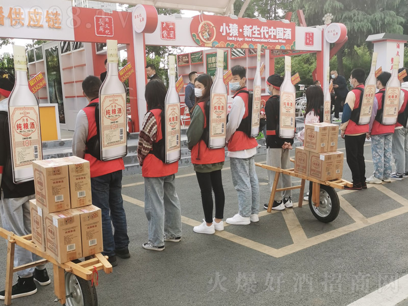 ����ω��Ǿƕ�(hu��)�F(xi��n)��(ch��ng)�ˆT����