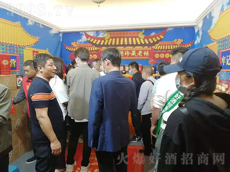 ����ω��Ǿƕ�(hu��)�F(xi��n)��(ch��ng)�˚ⱬ�M