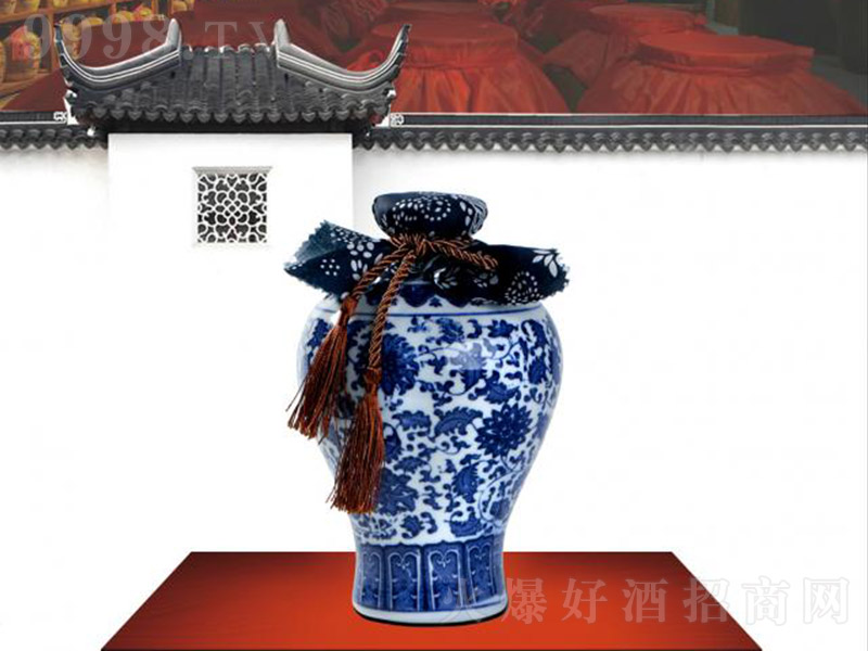 ����Դ���໨÷ƿ �����Ͱ׾ơ�52�� 1500ml��