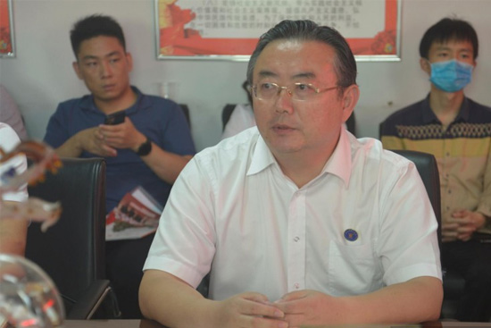 ʡ�ƅf(xi��)�e����һ��(g��)����(hu��)�T�ա����(d��ng)��