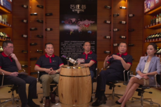 102��ȫ���Ǿƕ�(hu��)�_չ��������x�S��ֱ�����(d��ng)������s��