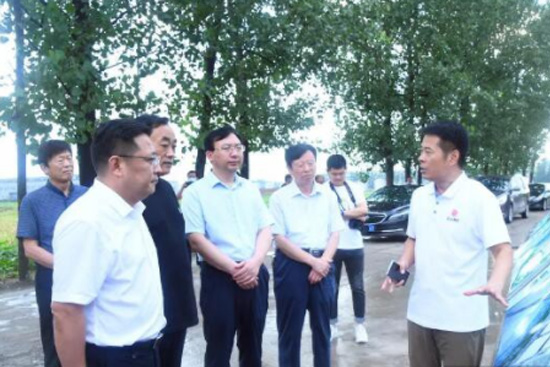 ����ʡҊ(ji��n)�x������(hu��)�����L(zh��ng)��ϲ��һ���{(di��o)�лʜϾƘI(y��)��