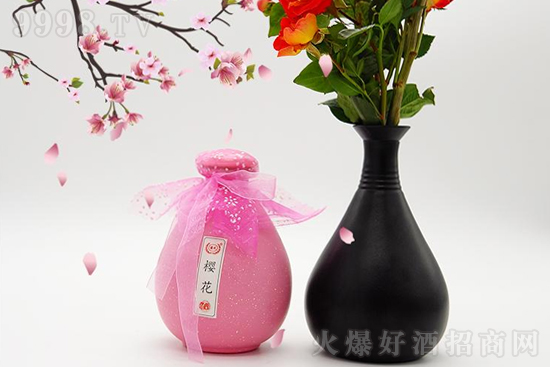 12���S�Ϲ��ƃr(ji��)���S�ϙѻ������ͻ�����300ml�r(ji��)�񣬶����X(qi��n)��