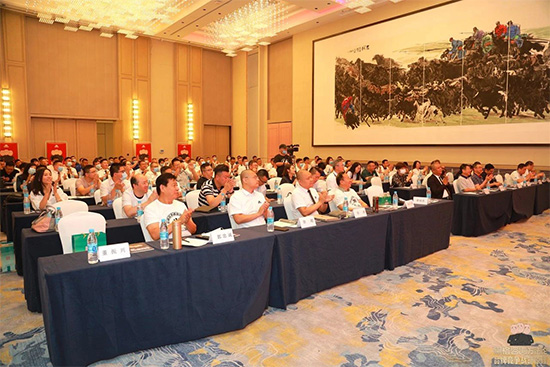 �ڸ���ԃ���F(tu��n)8����c�䣬���S200�f(w��n)�ت�(ji��ng)��(j��ng)�I(y��ng)����F(tu��n)�(du��)