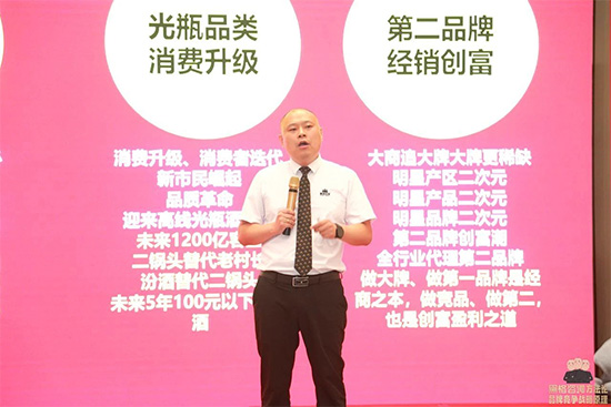 �ڸ���ԃ���F(tu��n)8����c�������S200�f(w��n)�ت�(ji��ng)��(j��ng)�I(y��ng)����F(tu��n)�(du��)