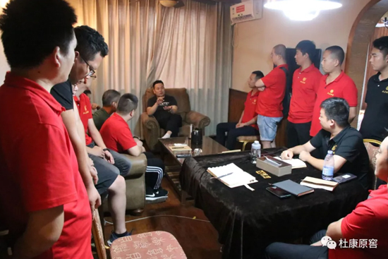 �ſ�ԭ���Ј�(ch��ng)�����F(tu��n)�(du��)���L�Ј�(ch��ng)�����{(di��o)�С��A�|վ