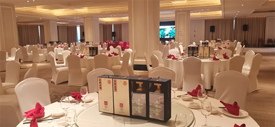 ֱ�����ٳ��fϯ �{(l��n)��֮�硱�����K���dվƷ�b��(hu��)�F(xi��n)��(ch��ng)������M�������I���e(cu��)��