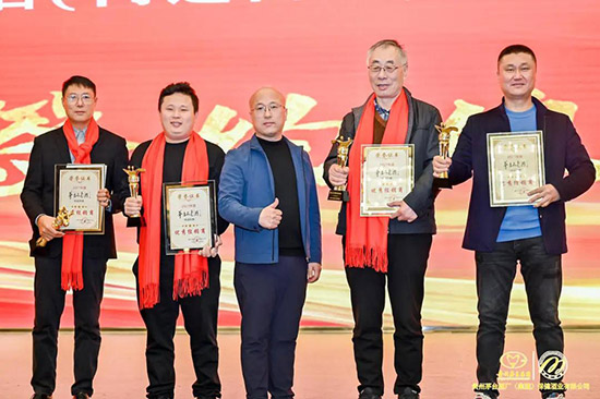 é�_���Ͼƣ�ͬ��ͬ�£�2021��Ƚ�(j��ng)�N�̕��h