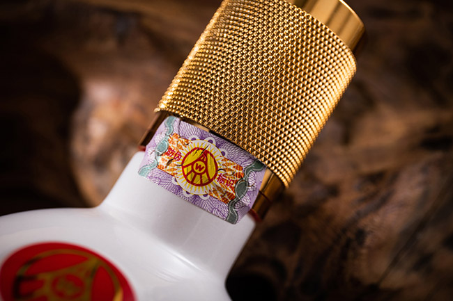 ���e��ZҺ�ɷ����޹�˾��Ʒ�F(xi��n)���˾ƾd��42��52��500ml�����Ͱ׾�