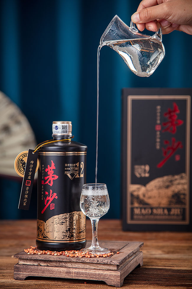 éɳ��V12 �u���Ͱ׾ƶY�С�53�� 500ml��